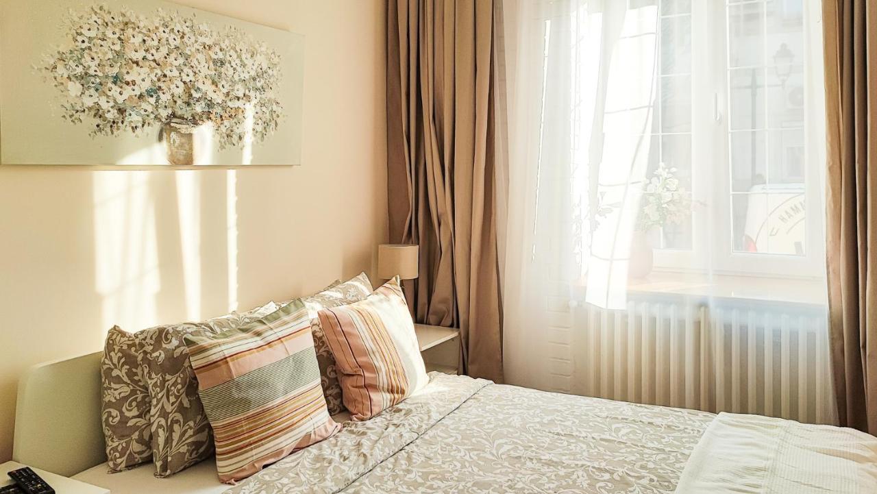 Filinhome Papa Studio 1 Novi Sad Luaran gambar