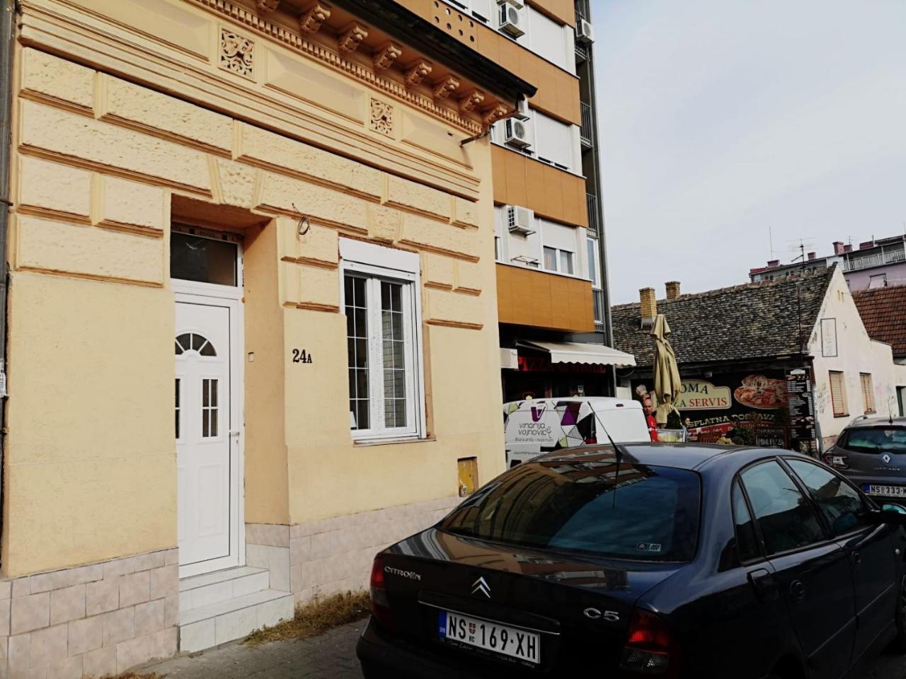 Filinhome Papa Studio 1 Novi Sad Luaran gambar